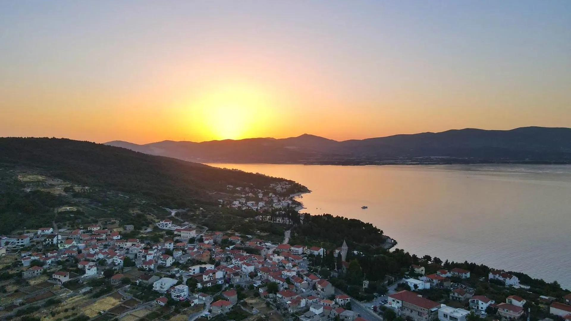 Holiday Home Nino With Private Pool Slatine 0*,