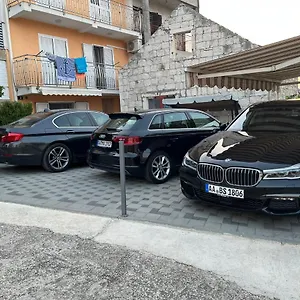 Apartament Sara, Slatine